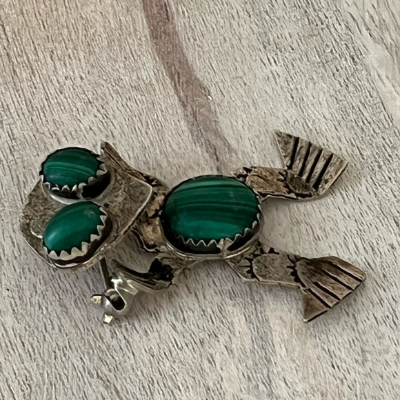 Vintage Navajo Monroe Ashley Frog Malachite Sterling Silver Brooch Pin Pendant - Picture 3 of 5